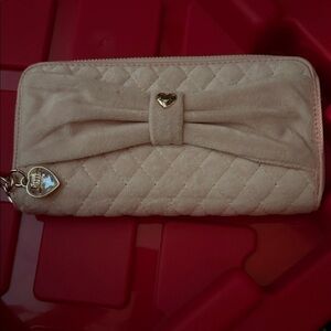 JUICY COUTURE PINK ZIP WALLET